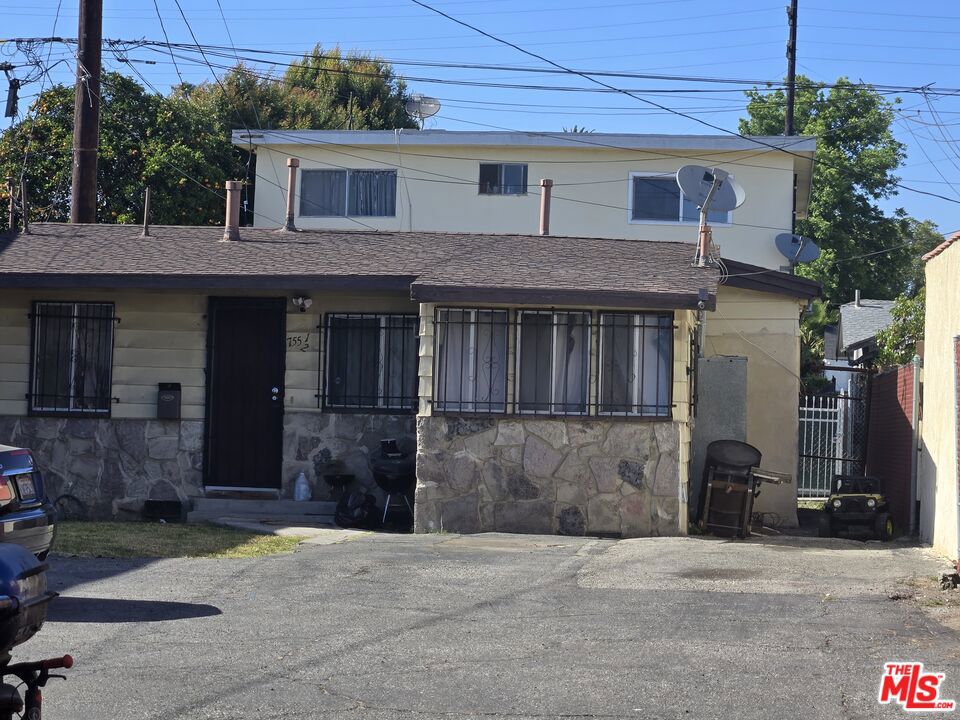 755 E 85th Street Property Photo 5