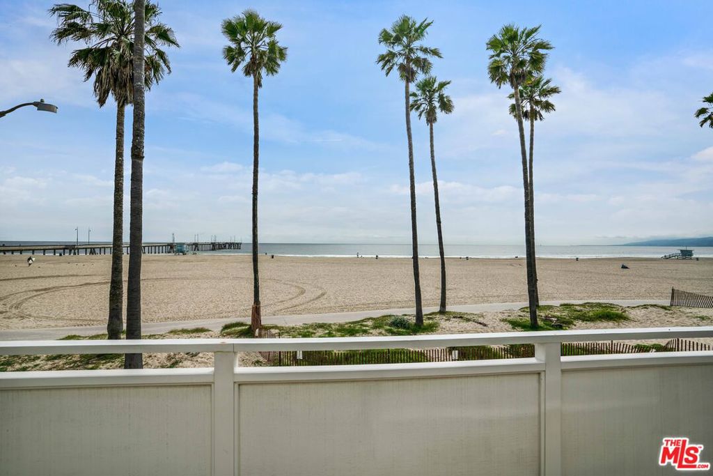 2909 Ocean Front Walk Property Photo 11
