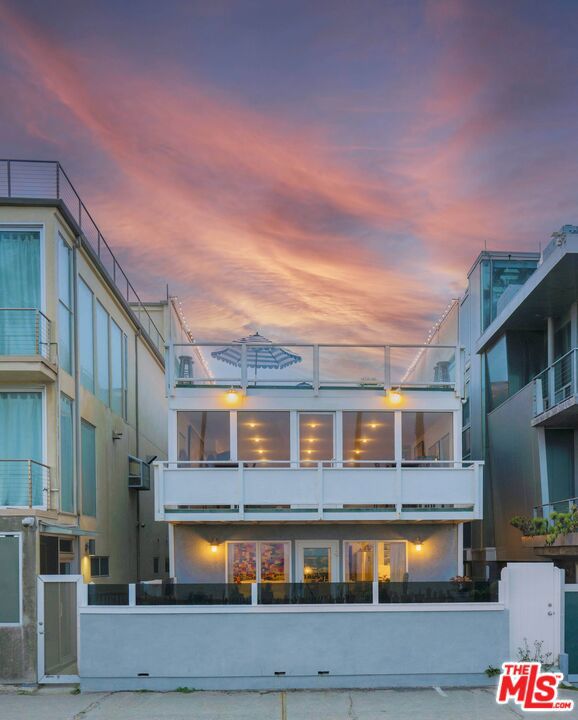 2909 Ocean Front Walk Property Photo 24