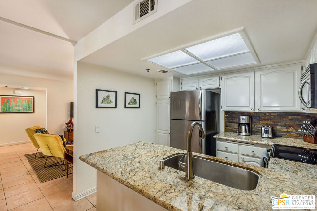 500 E Amado Road 512 Property Photo 13