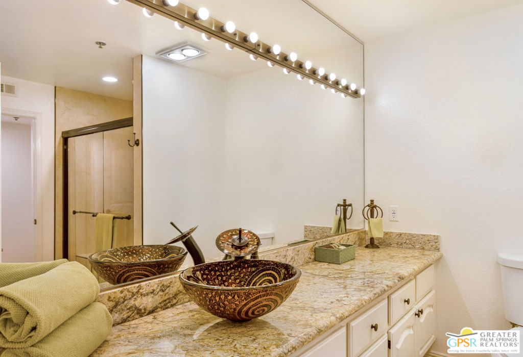 500 E Amado Road 512 Property Photo 29