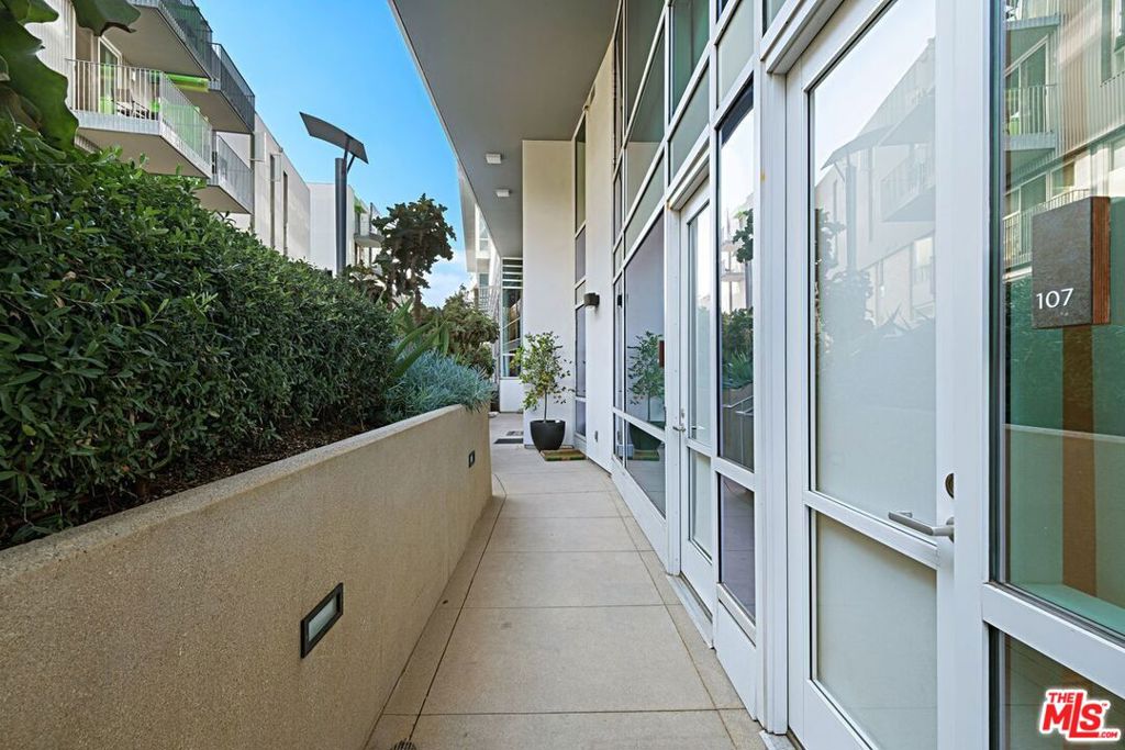 1705 Ocean Avenue 107 Property Photo 3