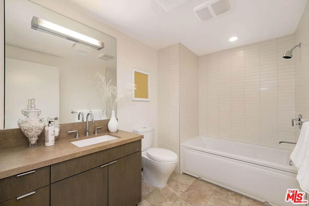 1705 Ocean Avenue 107 Property Photo 7