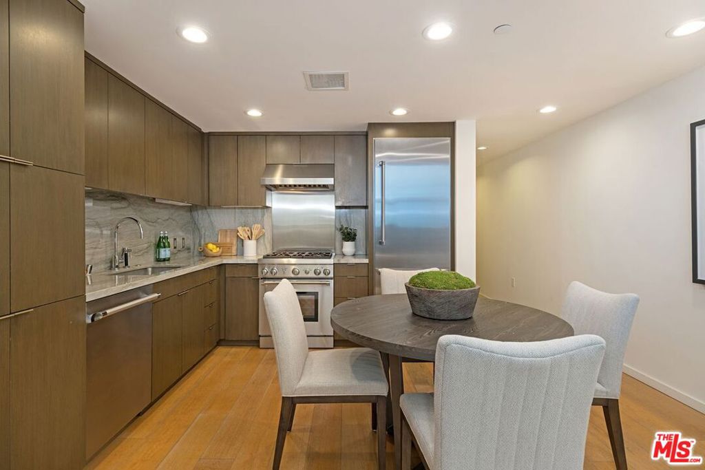 1705 Ocean Avenue 107 Property Photo 11