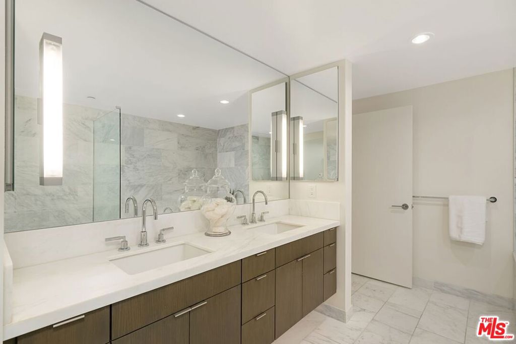 1705 Ocean Avenue 107 Property Photo 21