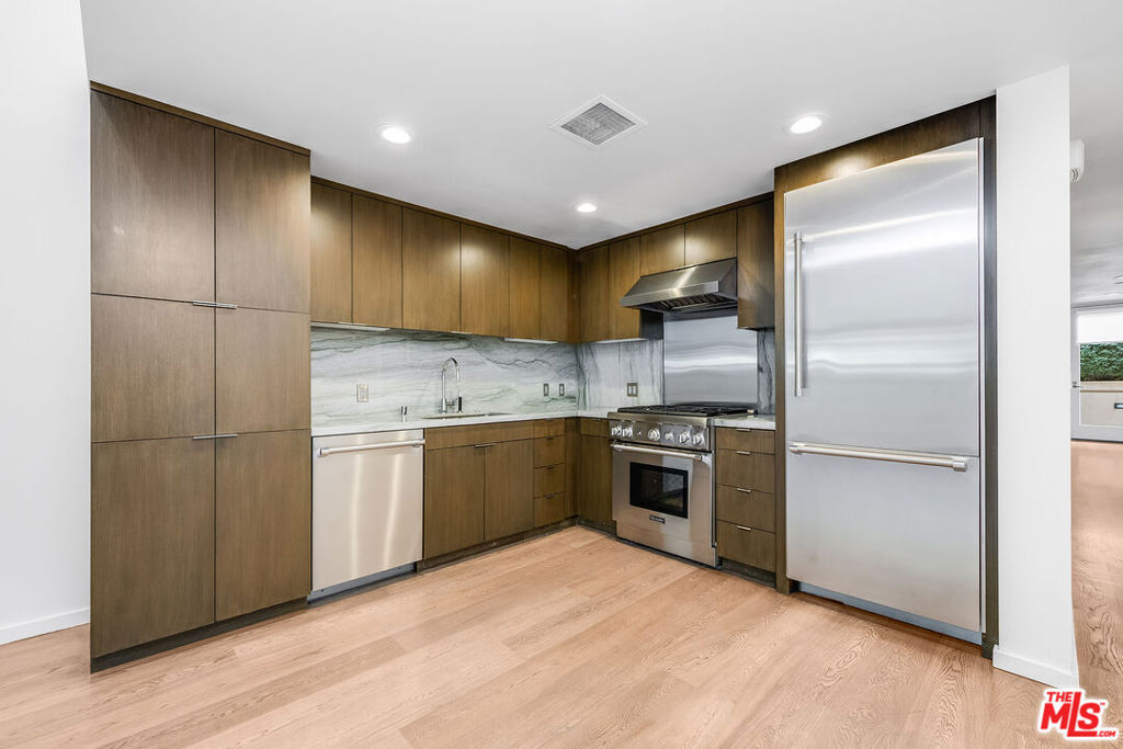 1705 Ocean Avenue 107 Property Photo 53