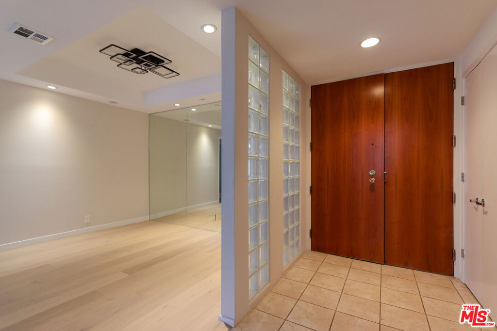 200 N Swall Drive 462 Property Photo 6