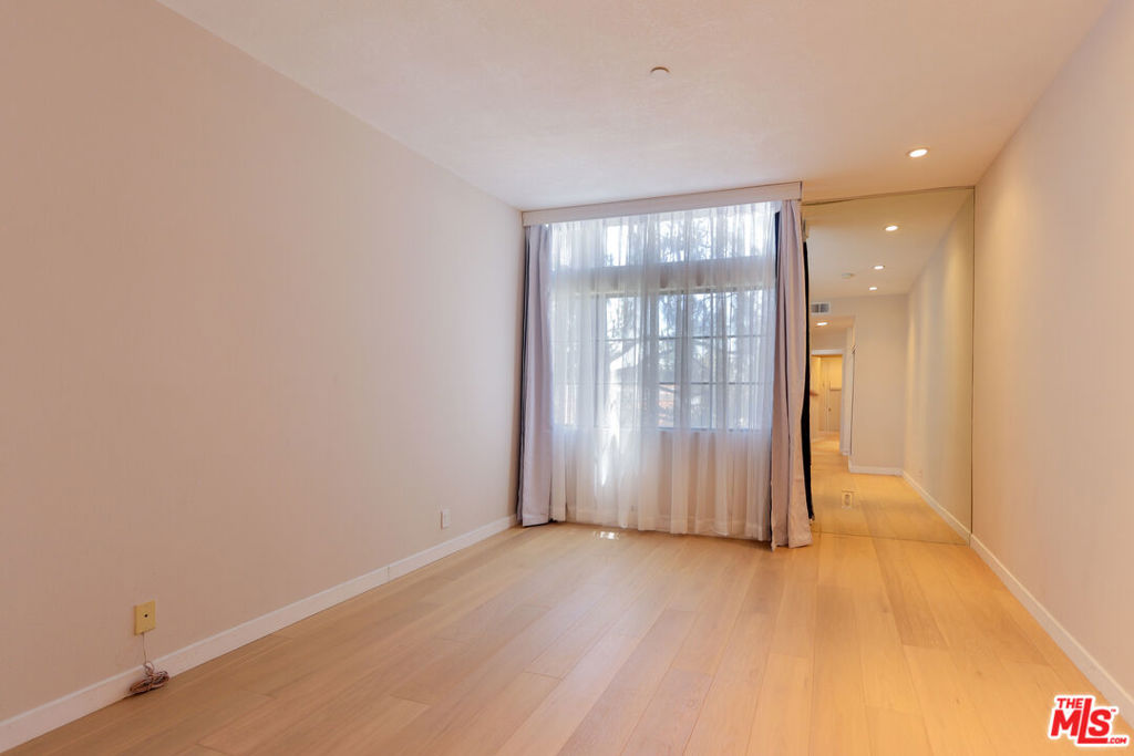 200 N Swall Drive 462 Property Photo 18