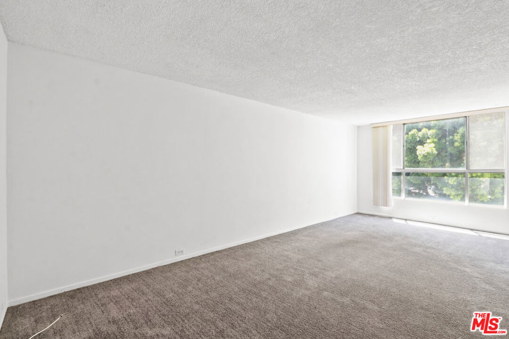 500 Evergreen Street 306 Property Photo 5