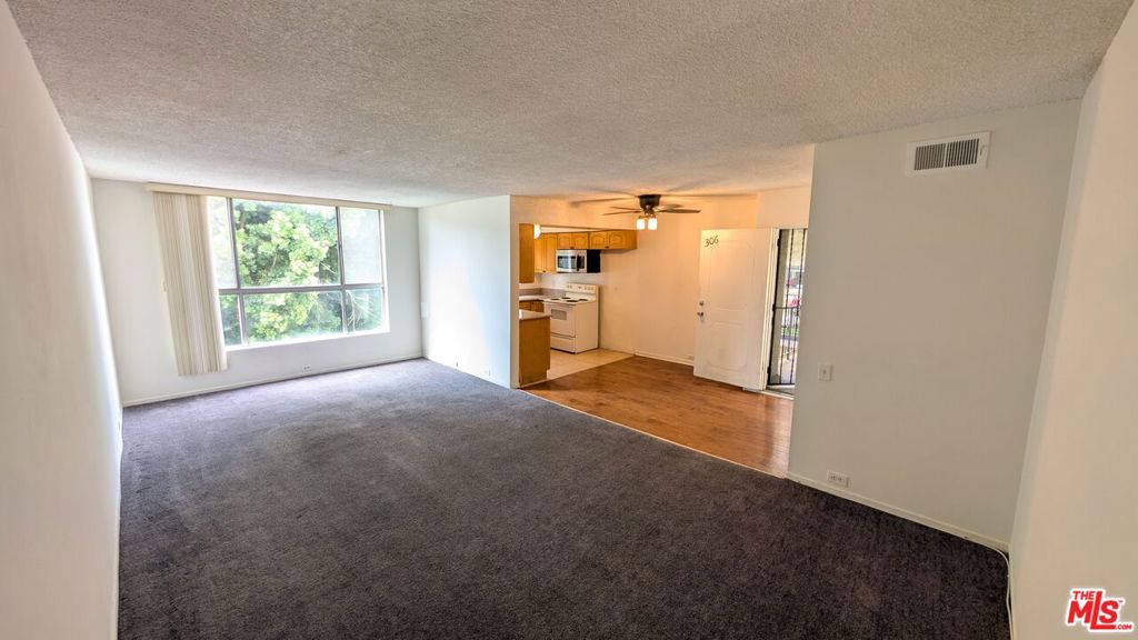 500 Evergreen Street 306 Property Photo 7