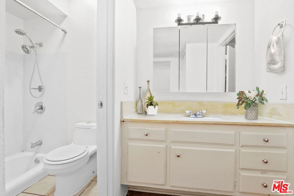 500 Evergreen Street 306 Property Photo 16
