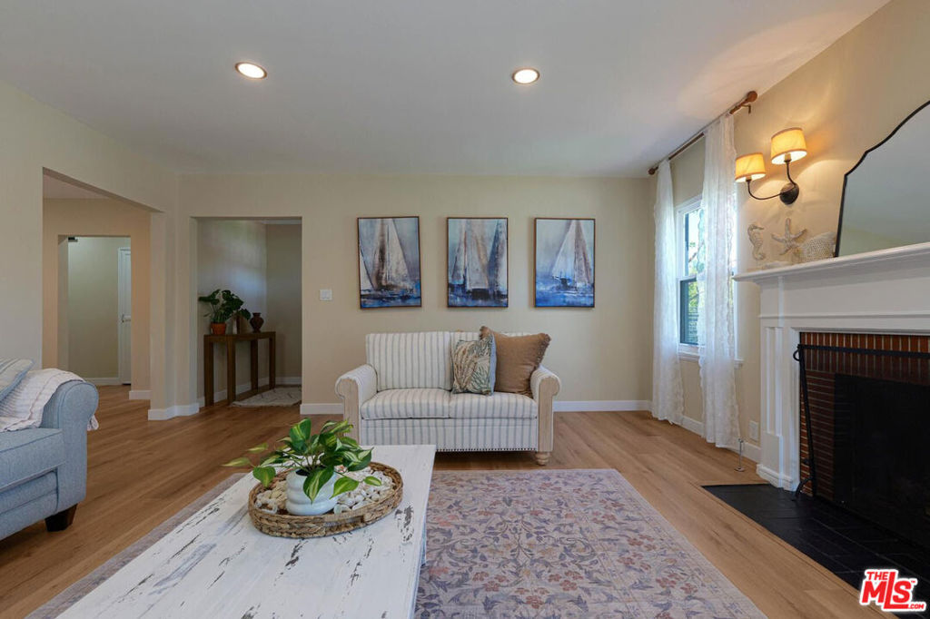 4147 Marcasel Avenue Property Photo 14