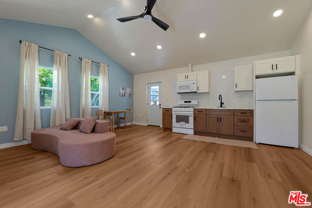 4147 Marcasel Avenue Property Photo 40