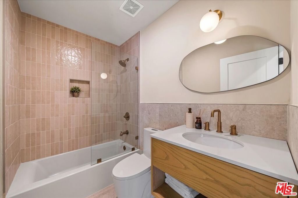 14537 Hesby Street Property Photo 32