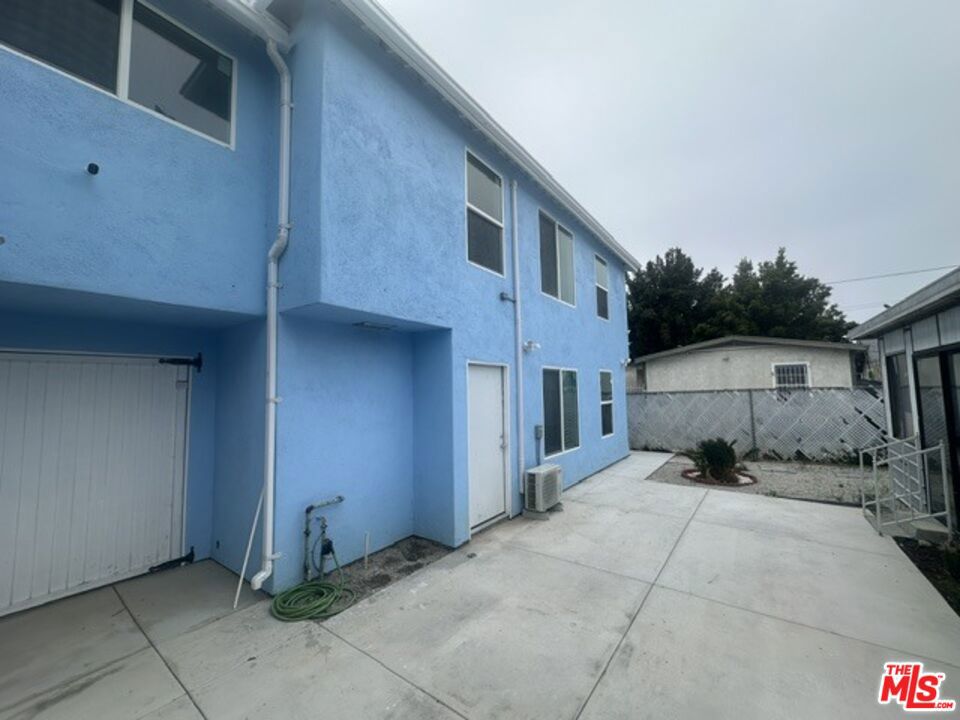 1012 E 73rd Street Property Photo 2