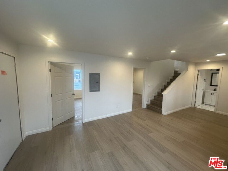 1012 E 73rd Street Property Photo 7