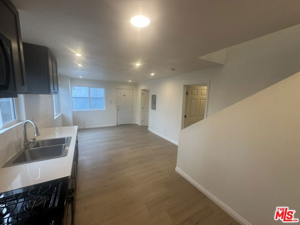 1012 E 73rd Street Property Photo 8