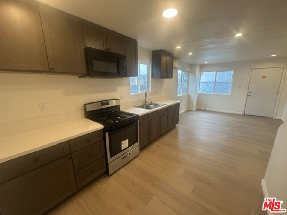 1012 E 73rd Street Property Photo 9