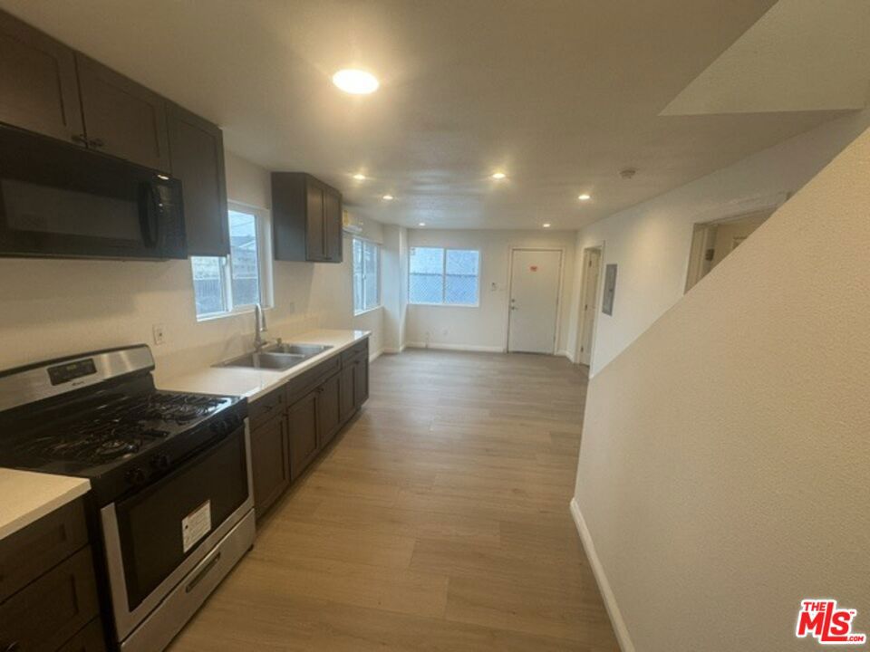 1012 E 73rd Street Property Photo 10