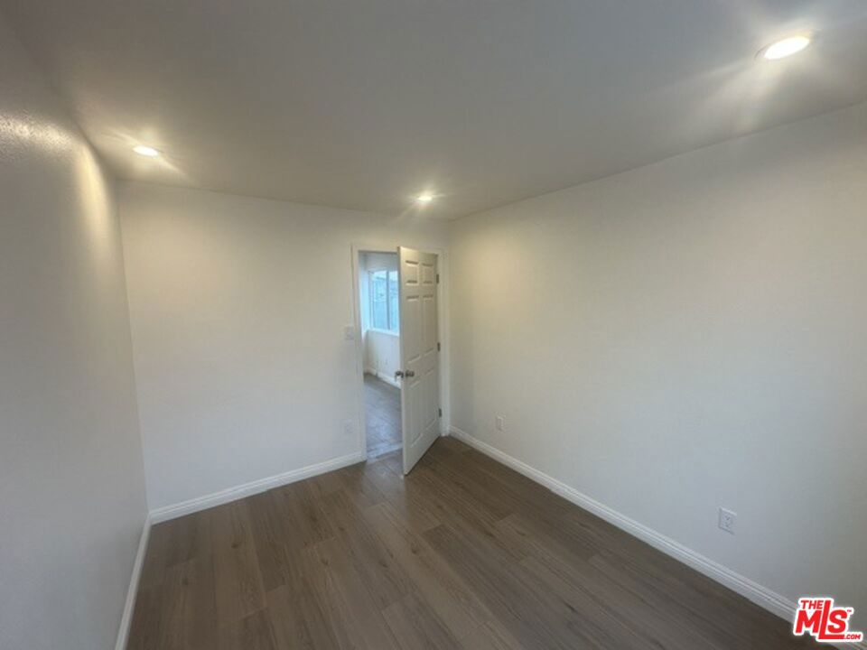 1012 E 73rd Street Property Photo 13