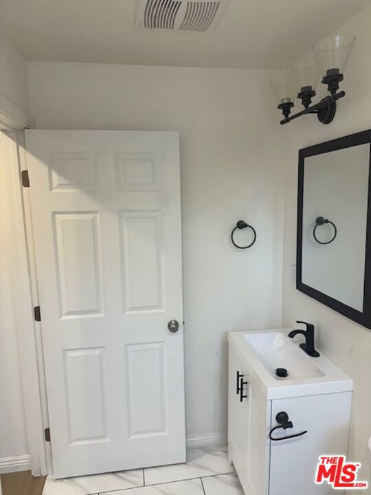 1012 E 73rd Street Property Photo 16