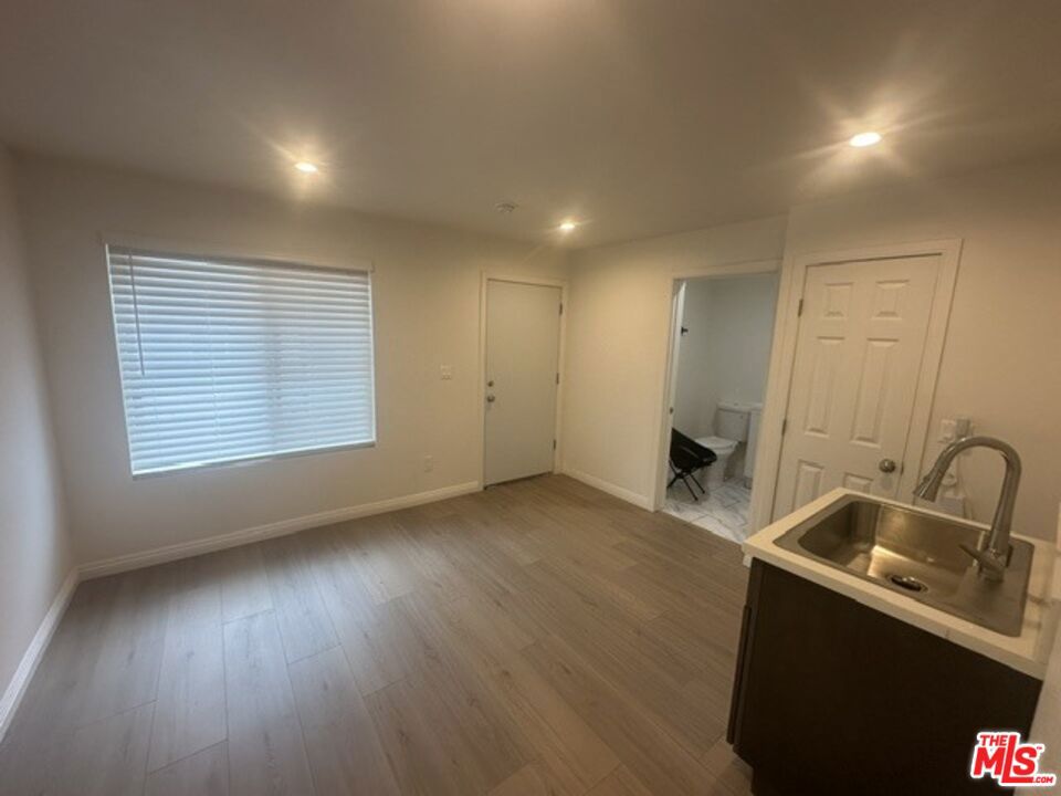1012 E 73rd Street Property Photo 17