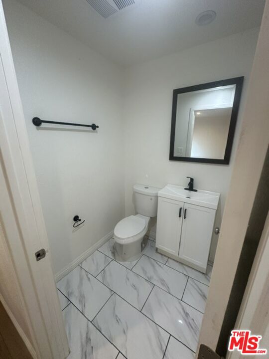 1012 E 73rd Street Property Photo 20