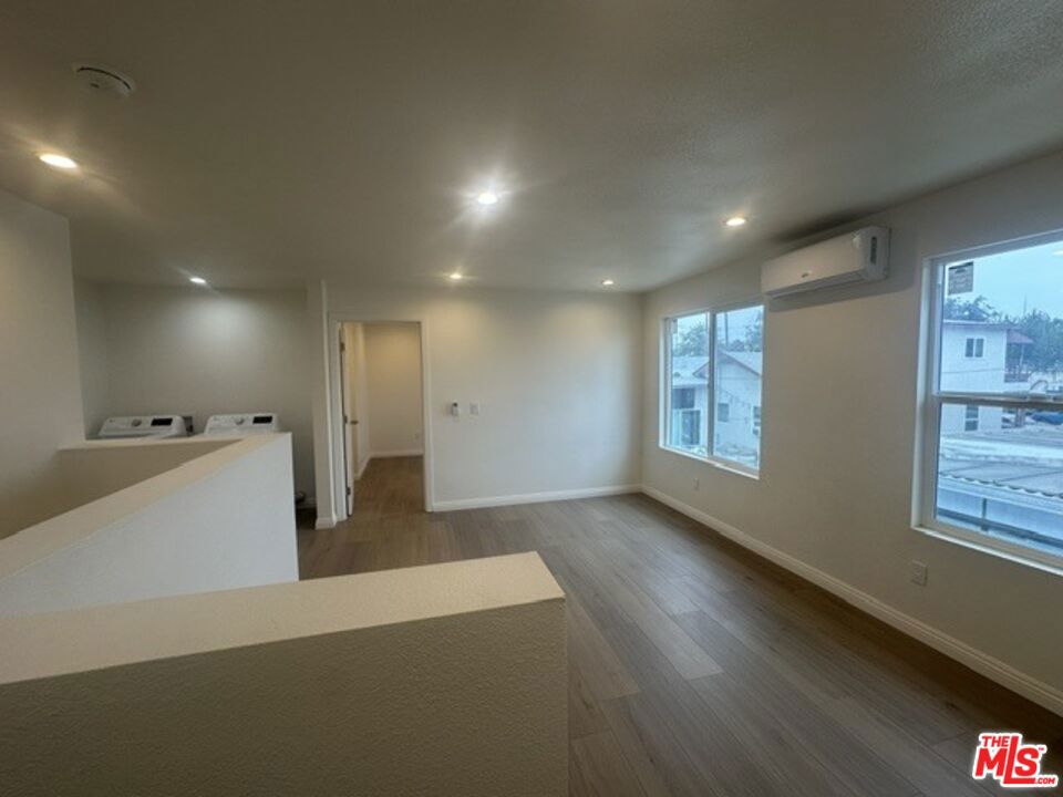 1012 E 73rd Street Property Photo 23