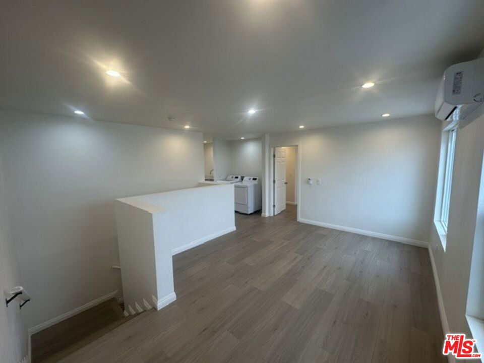 1012 E 73rd Street Property Photo 24