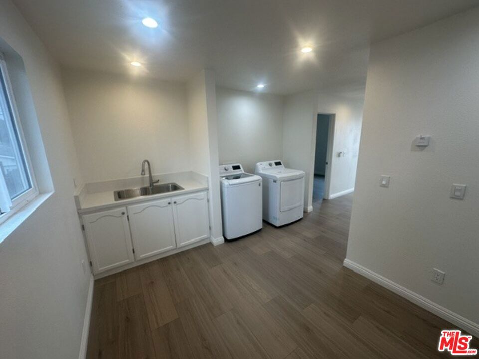1012 E 73rd Street Property Photo 25