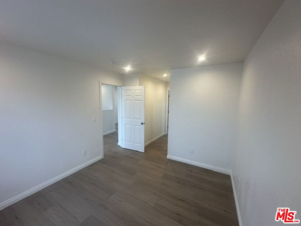 1012 E 73rd Street Property Photo 28
