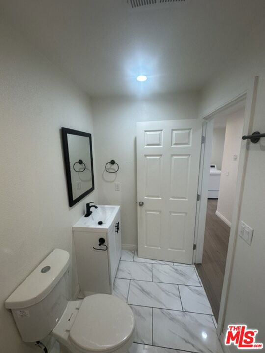 1012 E 73rd Street Property Photo 35