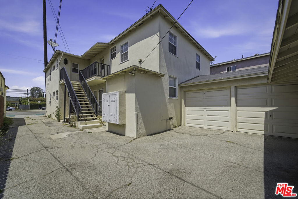 10958 Venice Boulevard Property Photo 6