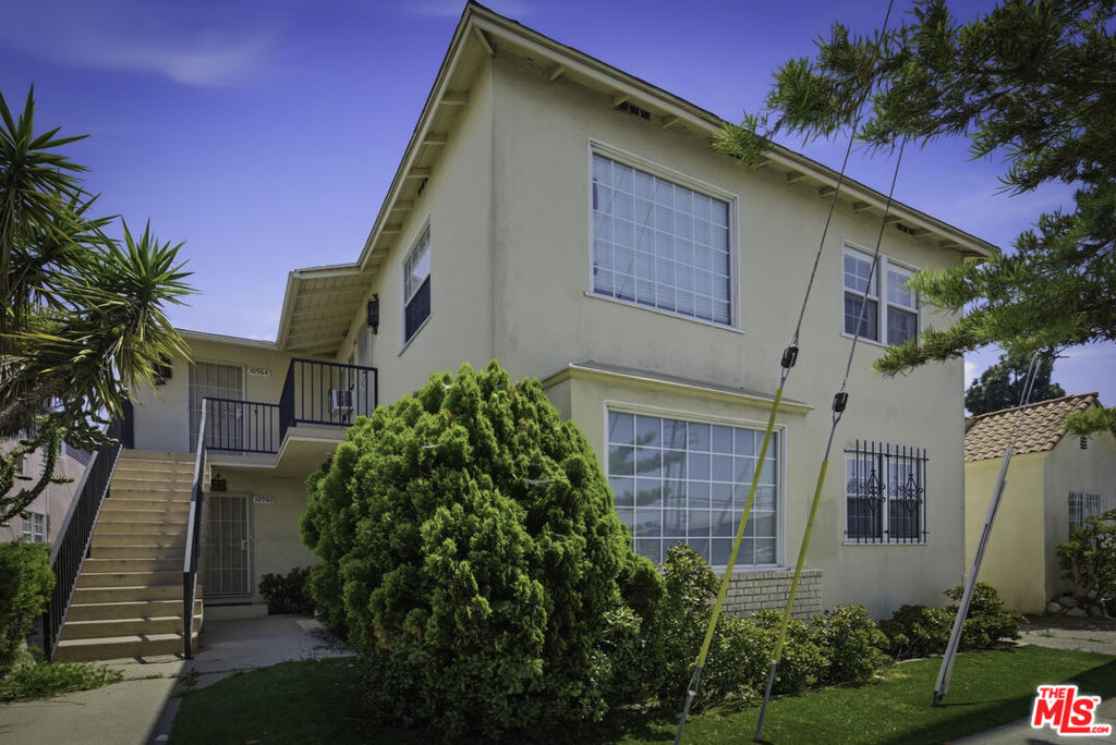 10958 Venice Boulevard Property Photo 8