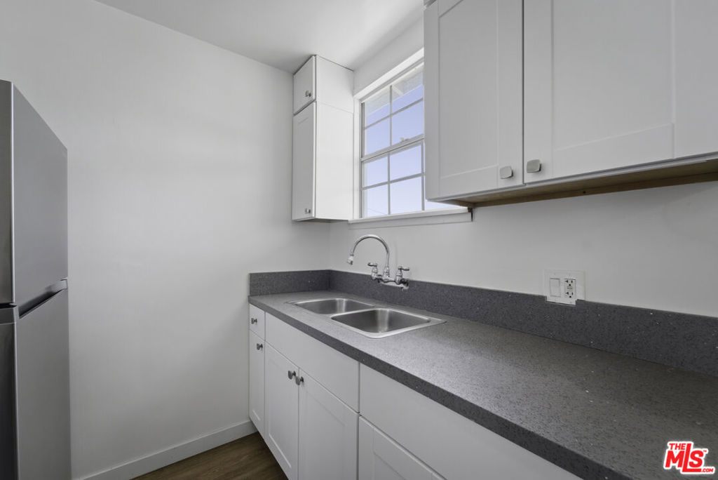 10958 Venice Boulevard Property Photo 13