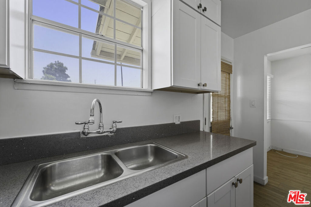 10958 Venice Boulevard Property Photo 15