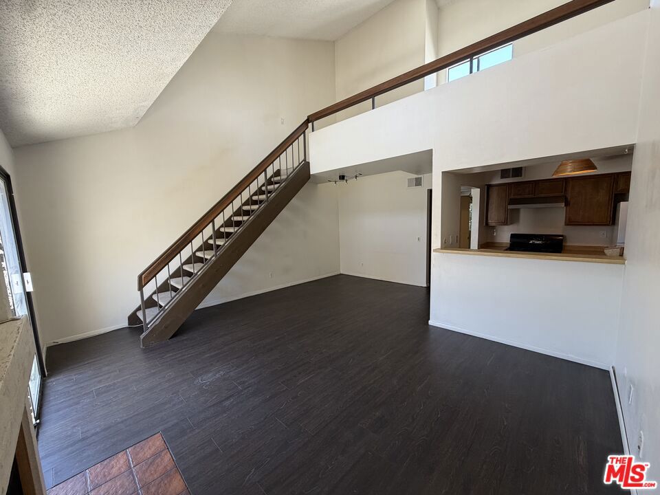8221 Langdon Avenue 204 Property Photo 1