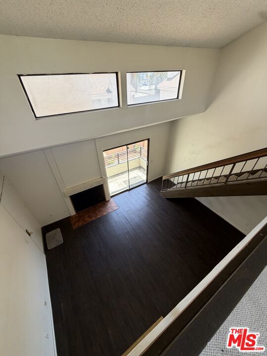 8221 Langdon Avenue 204 Property Photo 15