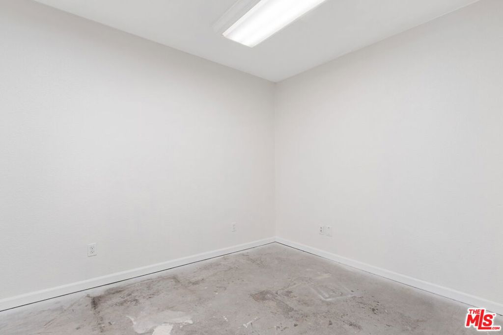 44504 10th Street Property Photo 14