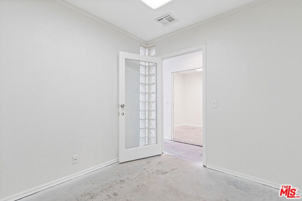44504 10th Street Property Photo 15