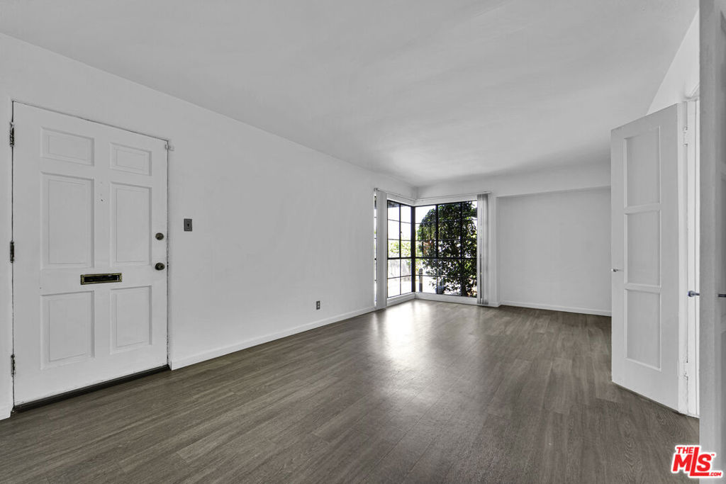2556 W 5th Street Property Photo 15