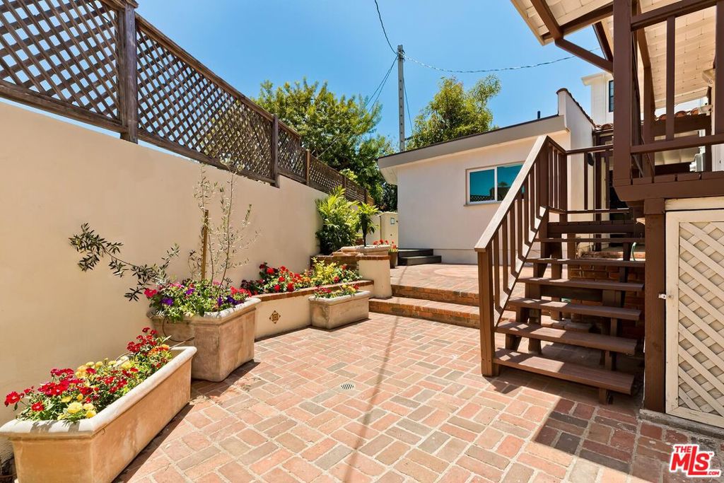 10514 Kinnard Avenue Property Photo 33