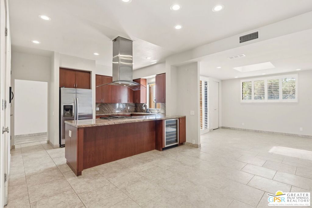 143 Desert West Drive Property Photo 8