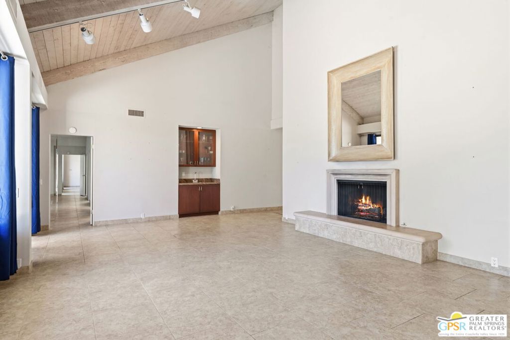143 Desert West Drive Property Photo 28