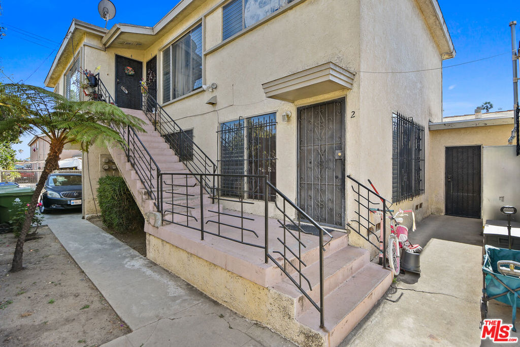 624 E 84th Street Property Photo 4