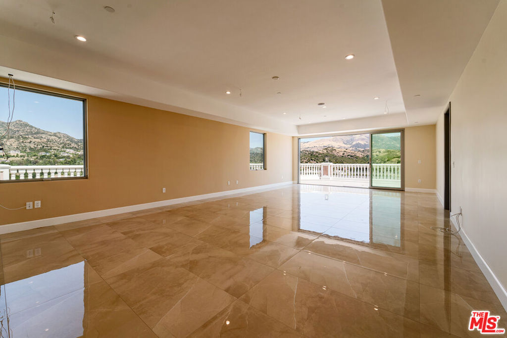 11631 Poema Place Property Photo 18
