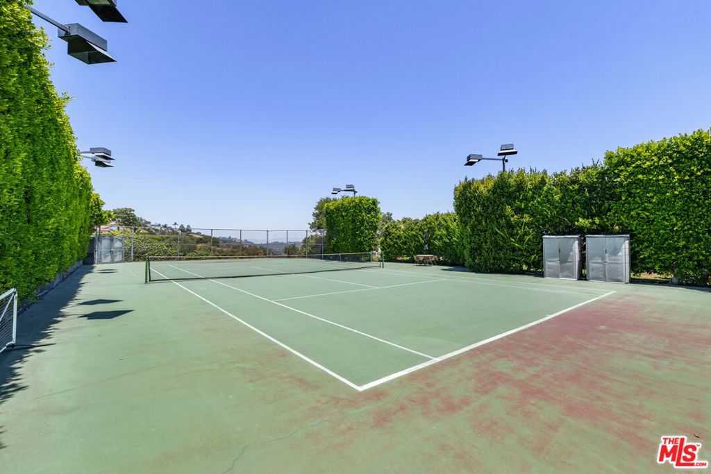 1612 Stradella Road Property Photo 7