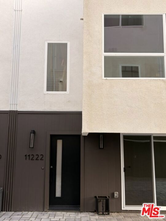 11222 W Lyon Lane 10 Property Photo 1
