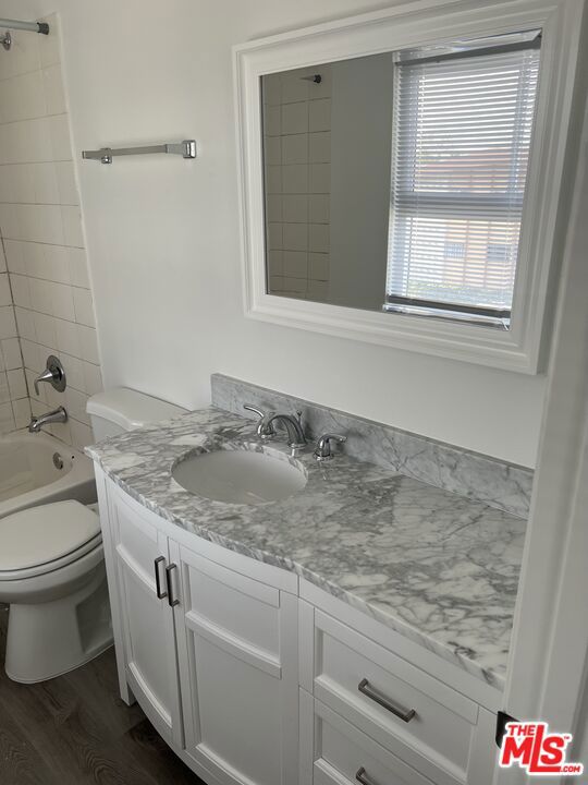 4800 August Street 11 Property Photo 5