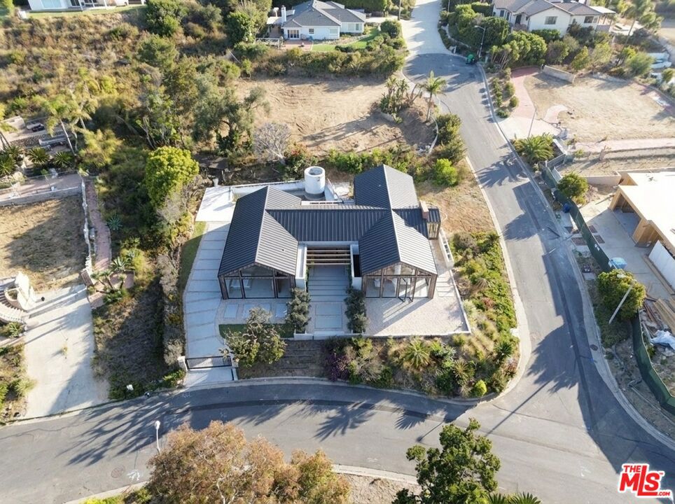 20521 Roca Chica Drive Property Photo 5